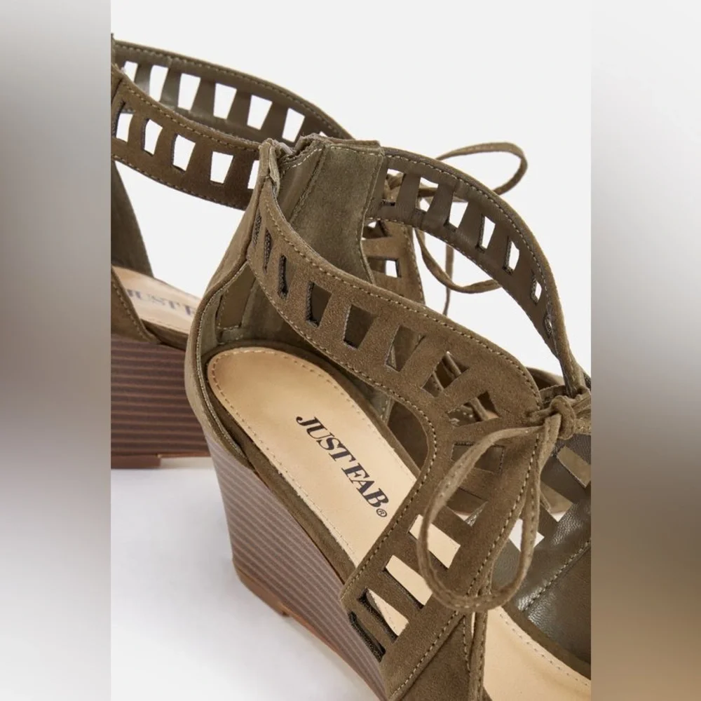 JustFab Deanna Olive Green Cutout Peep Toe Wedge Sandals Size 8.5